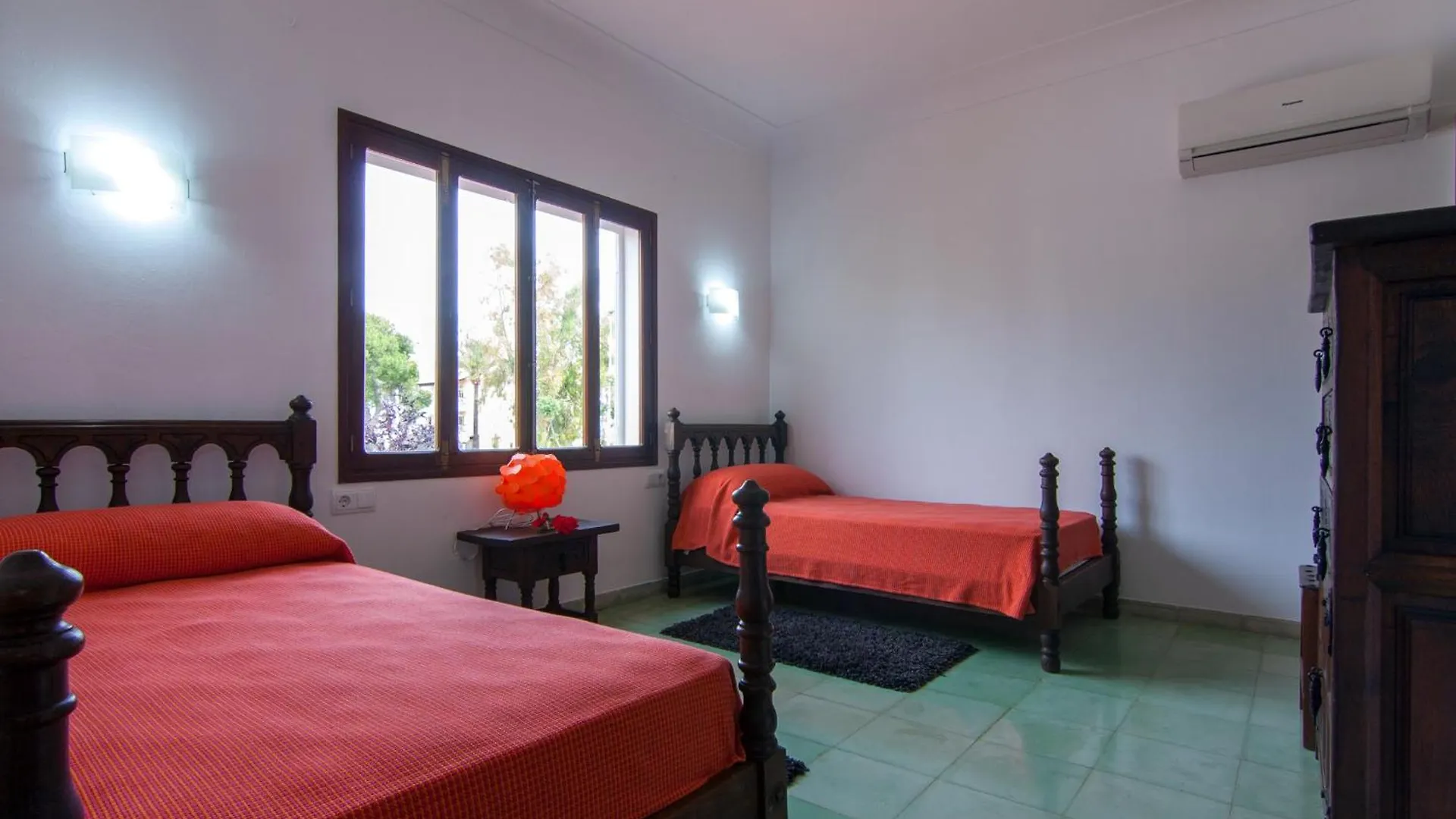 Chalet Villa Comes