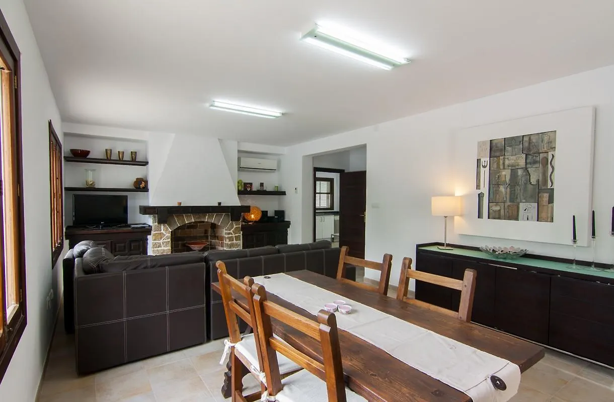 Chalet Villa Comes